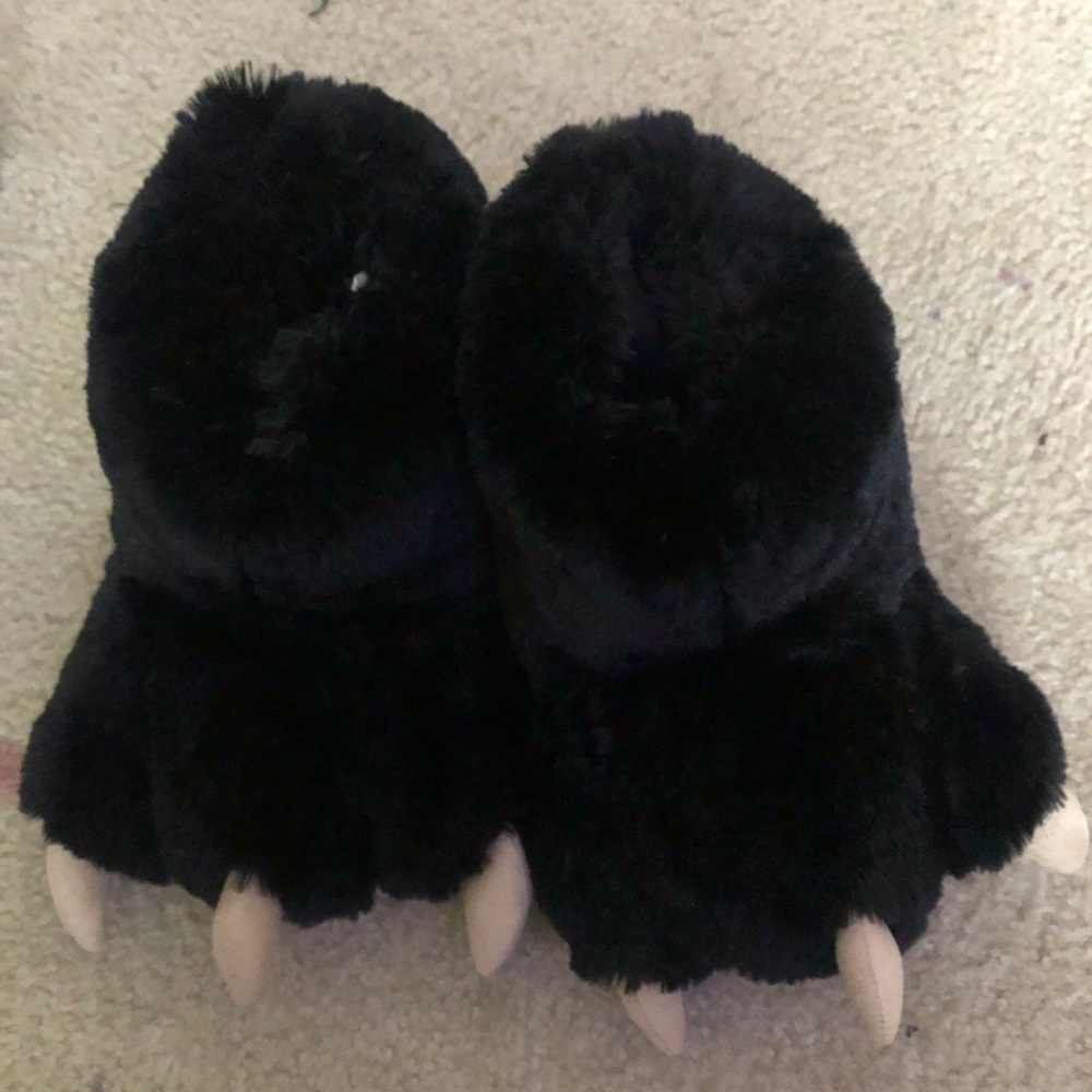 New “bear feet” slippers